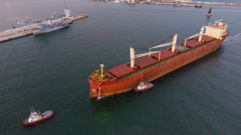 LOS-BARCOS-DE-GRANOS-NAVEGAN-A-PESAR-DE-LA-RETIRADA-DE-MOSCÚ-DEL-ACUERDO;-LLUVIA-DE-MISILES-SOBRE-UCRANIA_agriglobalmarket